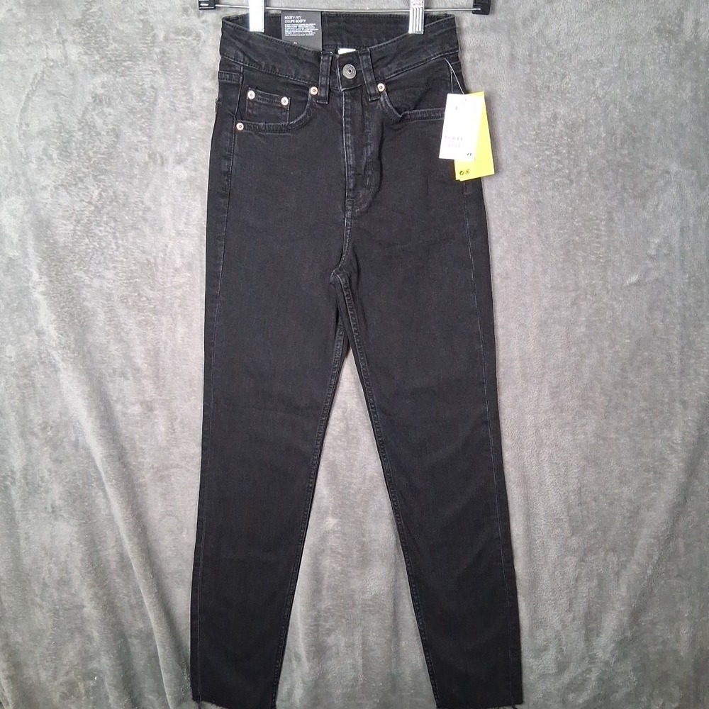 H&M Divided Jeans Women's‎ Size 2 Booty Fit Faded  Black Wash Tapered High-Rise